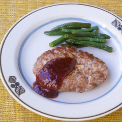 もやしでボリュームアップ ハンバーグ