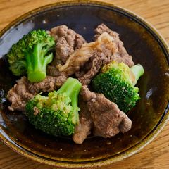 たんぱく質を抑えた 牛肉とブロッコリーのオイスターソース炒め
