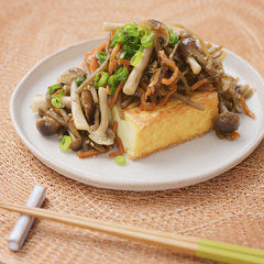 厚揚げの具だくさん根菜ソースのせ