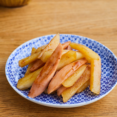 魚肉ソーセージとじゃがいものオイスターソース炒め