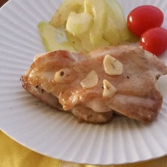 チキンソテー　レモンガーリックバターソース