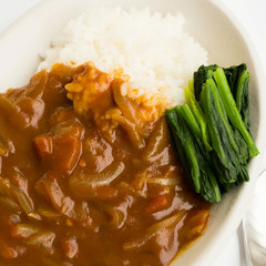 ほうれん草のっけトマトカレー