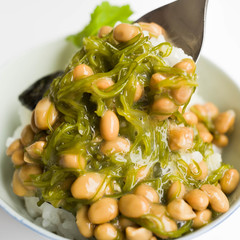 めかぶ納豆のっけごはん