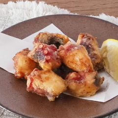 からっと揚がった たこの唐揚げ