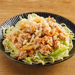 包丁いらず 鶏キムチーズのピリ辛まぜそば