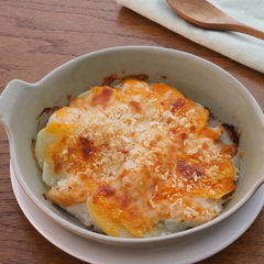 鶏むね肉とじゃがいものマヨチーズ焼き