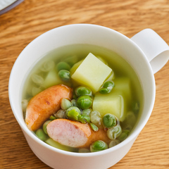 エルテンスープ風（豆とじゃがいものスープ）