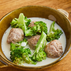 ショットブッラル（ミートボールのミルク煮）