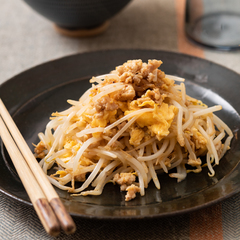 ひき肉ともやしのふんわり卵炒め