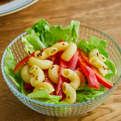 パプリカとマカロニのサラダ