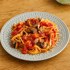 フライパン一つで いわし缶のトマトパスタ