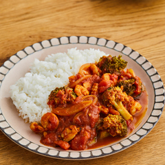 シーフードとブロッコリーのトマトカレー