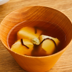 豆腐と塩昆布の即席スープ