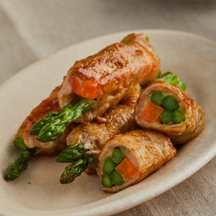 アスパラとにんじんのチーズ肉巻き