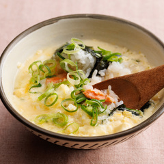 コンビニの鮭おにぎりで即席ぞうすい