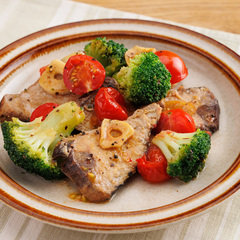 かつおとブロッコリーのガーリックしょうゆ