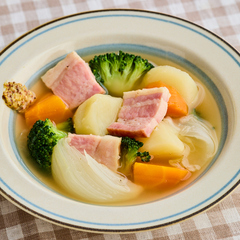 厚切りベーコンと野菜のポトフ
