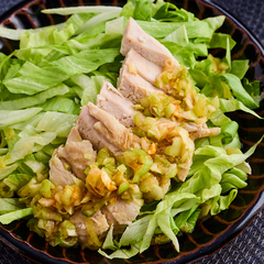 たっぷりレタスとよだれ鶏