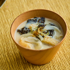 焼き海苔と玉ねぎの豆乳みそ汁