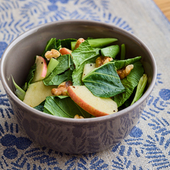 小松菜とりんごのサラダ