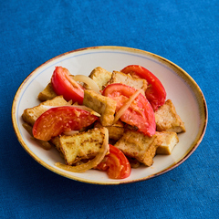 厚揚げとトマトのしょうが炒め