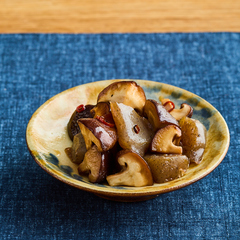 こんにゃくとしいたけの甘辛炒め