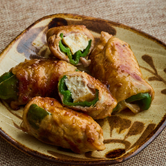 厚揚げとピーマンの肉巻き