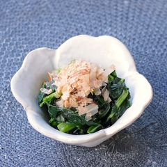 きほんの水だしで作る ほうれん草のお浸し