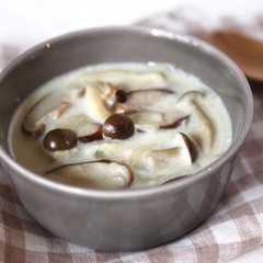 たっぷりきのこのミルクスープ