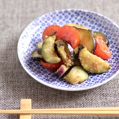 なすとトマトのバルサミコごま味噌和え