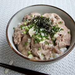 ねぎ塩レモン 豚丼