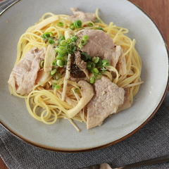 豚肉ときのこの柚子胡椒パスタ