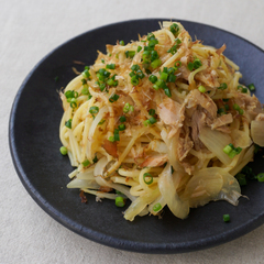 ツナと玉ねぎのにんにく醤油パスタ