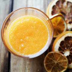 人参とオレンジのココナッツスムージー
