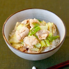 豚肉とキャベツのごまみそ丼