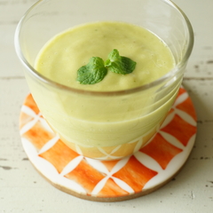 アボカドとオレンジのスムージー