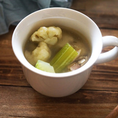 カリフラワーとセロリのスパイシースープ