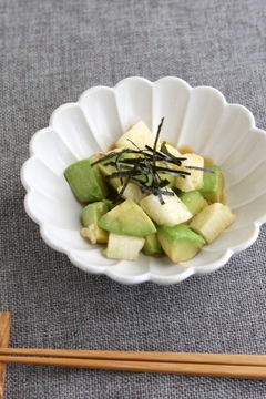 アボカドと長いものわさびドレッシングあえ