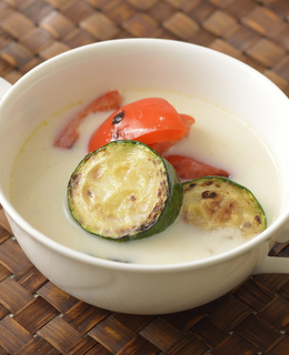 焼き夏野菜の豆乳味噌スープ