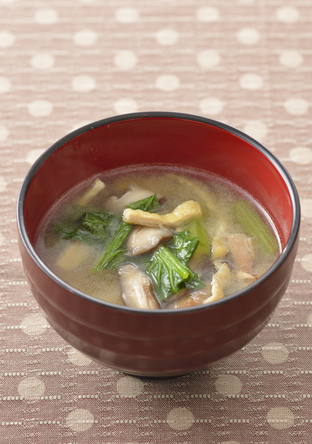 小松菜と椎茸の油揚げの味噌汁