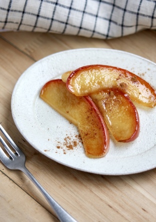 簡単 フライパンで焼きリンゴ