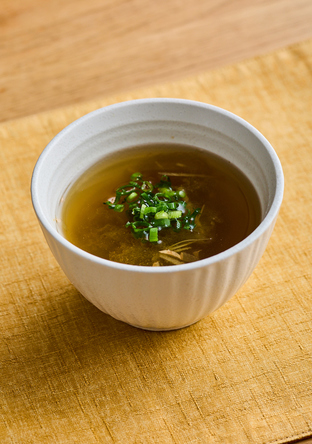 とろろ昆布と生姜のスープ