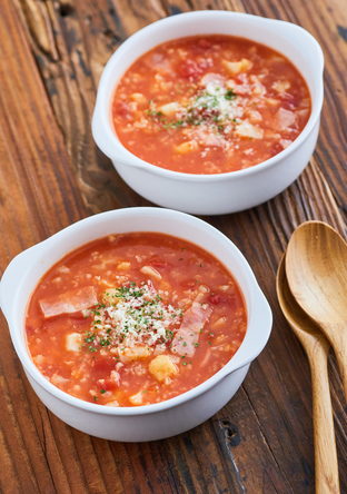 カリフラワーとオートミールのトマトスープ