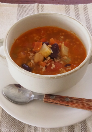 豆とひき肉の食べるスープ トマト仕立て