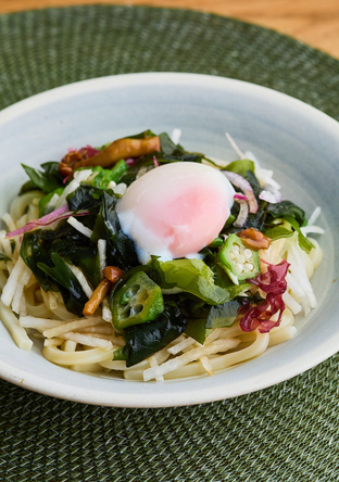 ネバネバサラダで 冷やしうどん