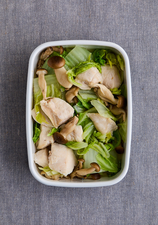 作り置きに 鶏むね肉と白菜の白だし煮