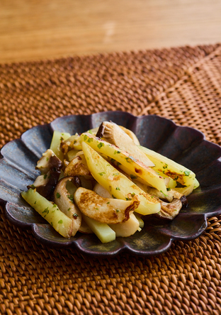 ほぼ塩０ じゃがいもとエリンギのにんにく炒め