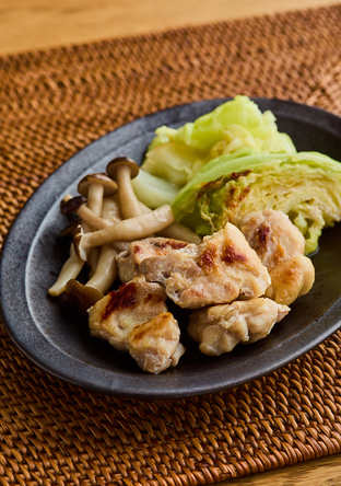 鶏肉とキャベツの塩蒸し焼き