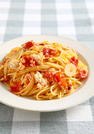 トマトと卵のピリ辛パスタ