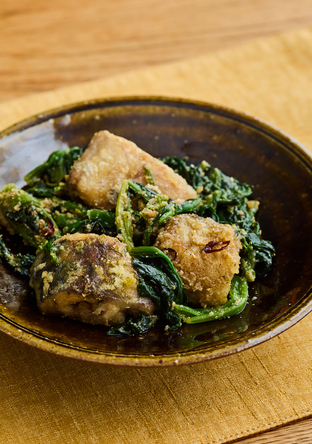 さば缶とほうれん草のごま炒め